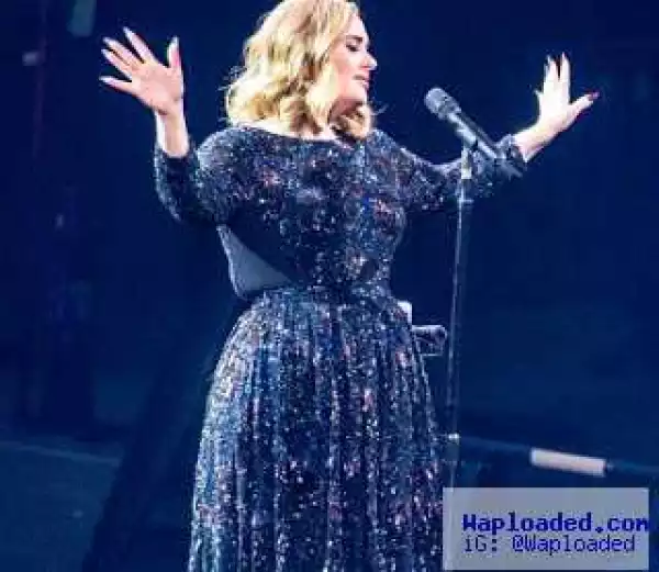 Adele Breaks Down In Tears During Her Concert, Dedicates The Whole Show To Orlando Victims